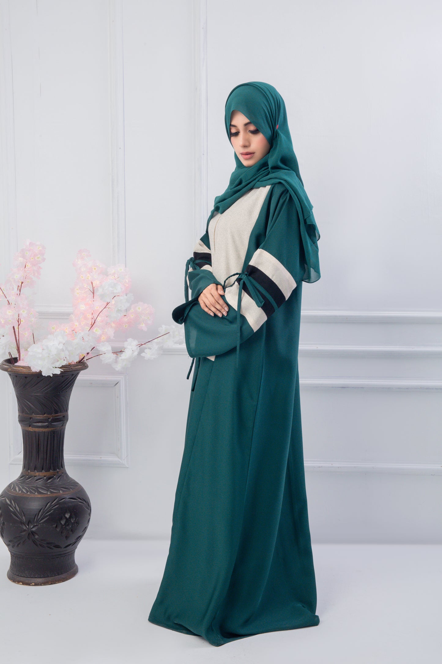 Classic Luxe Abaya With Hijab