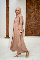 Desert Elegance Abaya
